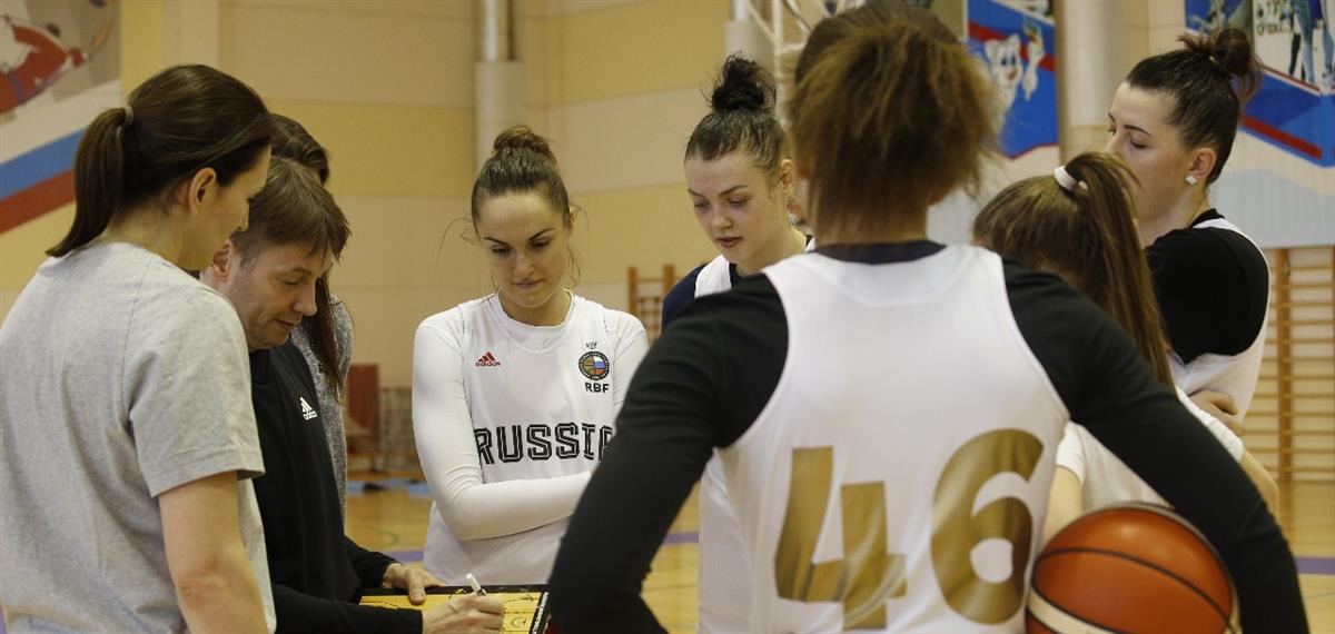 Женская сборная России провела открытую тренировку для журналистов и тренеров